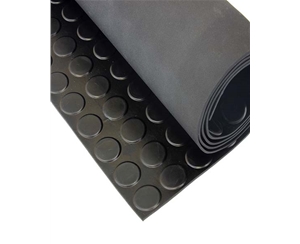 橡膠板的老化或變色現象。